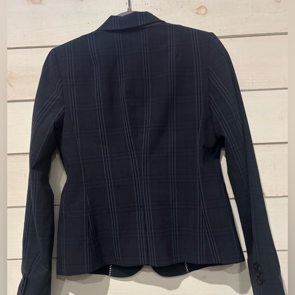 BANANA REPUBLIC Women
Marzotto Italian Wool Navy Check
Plaid Blazer 2. - Picture 15 of 16